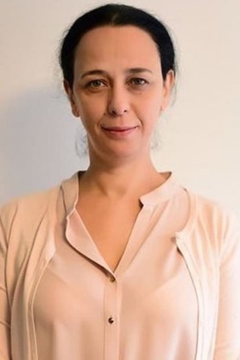 Actor Pelinsu Pir