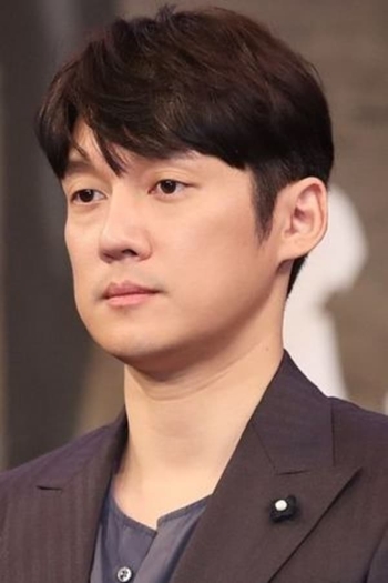 Actor Song Chang-eui