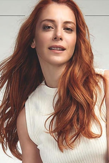 Actor Gözde Türkpençe