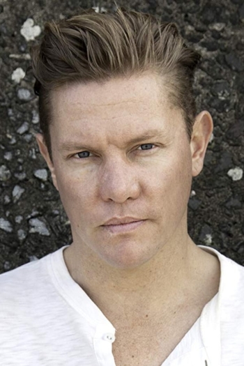 Actor Damien Thomlinson