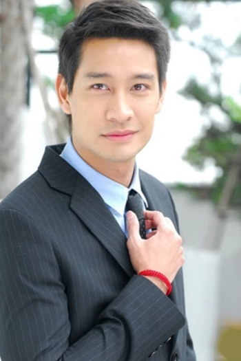 Actor Pong Nawat Kulrattanarak