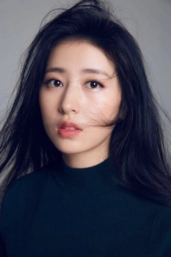 Actor Zhou Yutong