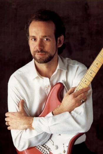 Actor Phil Manzanera