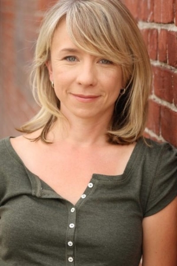 Actor Jennifer Hines