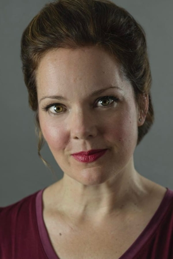 Actor Rivkah Raven Wood