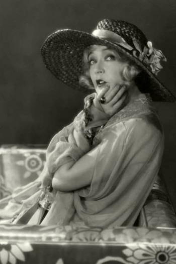 Actor Mae Murray