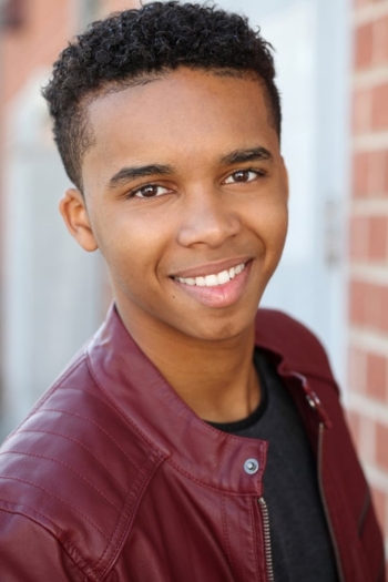 Actor Donis Leonard Jr.