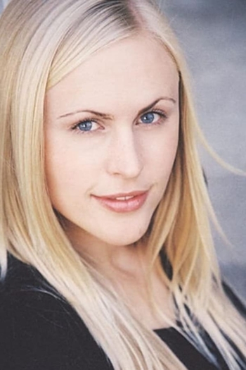 Actor Annie McElwain