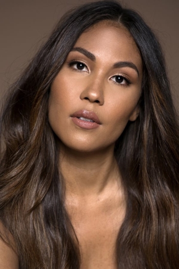 Actor Sarah Claude-Vollelv