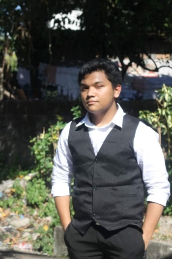 Actor Carlito Mhiles Alvarez