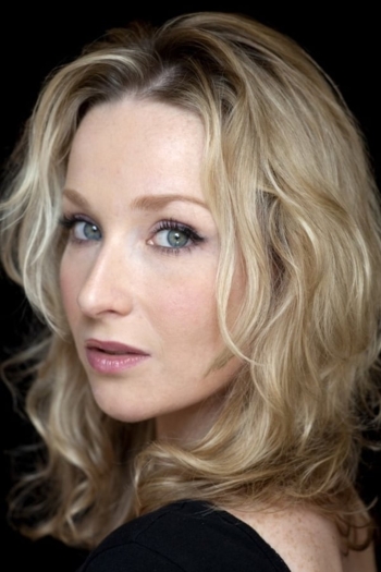 Actor Amy Beth Hayes