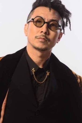 Actor Apisit Opasaimlikit