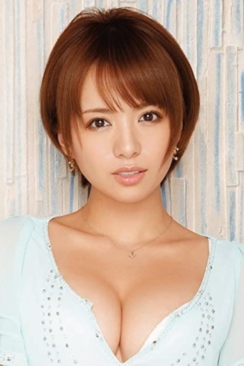 Actor Rika Hoshimi