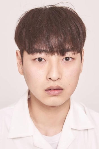 Actor Kim Young Shik