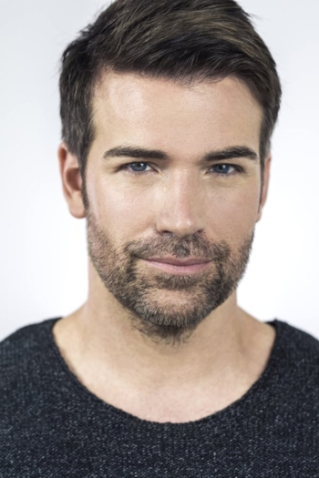 Actor Adam Cardon