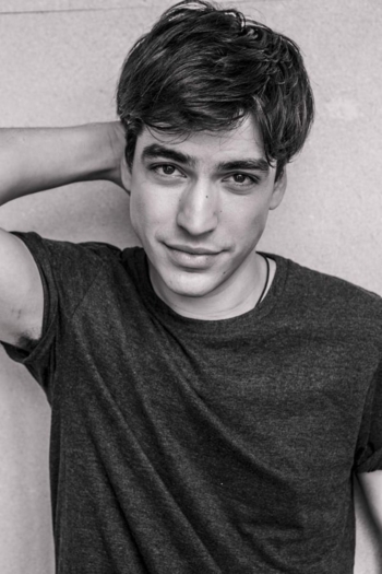 Actor Agustín Sullivan