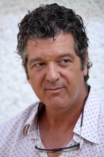 Actor Avi Kushnir