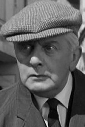 Actor Stringer Davis