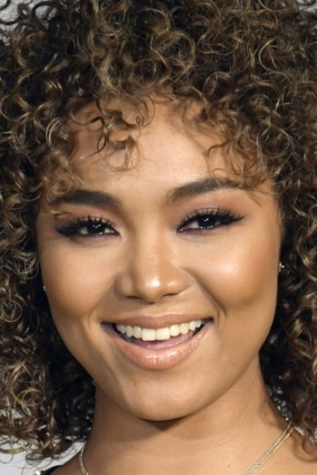 Actor Crystal Kay