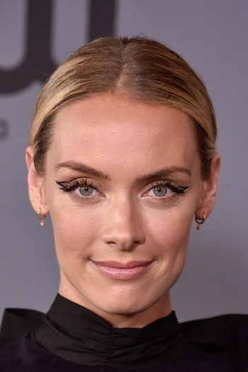 Actor Rachel Skarsten
