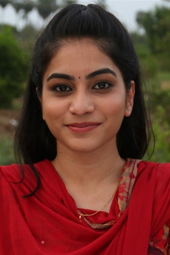 Actor Punarnavi Bhupalam
