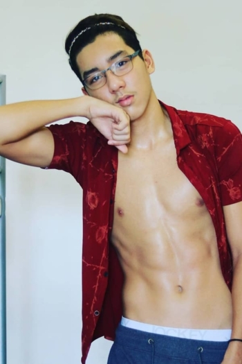 Actor Clifford Pusing