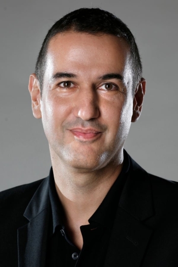 Film director Roberto Santiago
