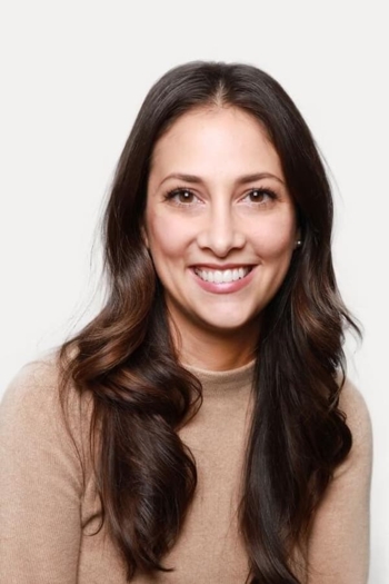 Actor Deanna Casaluce