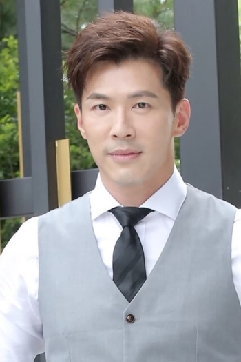 Actor Huang Shaoqi