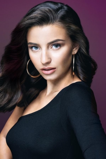 Actor Julia Wieniawa