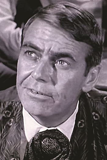 Actor Dan Riss