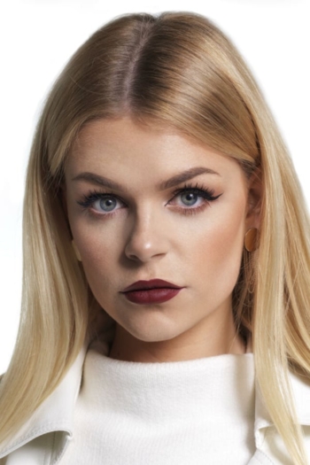 Actor Davina Michelle