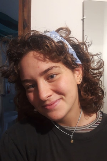 Actor Emma Neulichedl