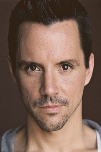 Actor Enrique Sapene