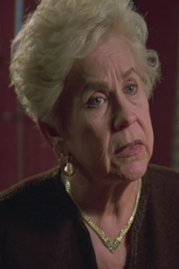 Actor Carolyn Minnott