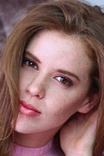 Actor Steph Bumelcrownd