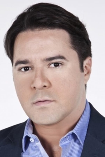 Actor Adrián Delgado