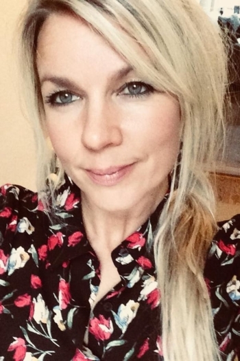 Actor Mia Maria Back