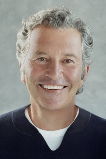 Actor Robert Shaye