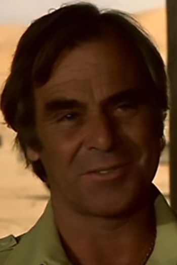 Actor Joe Stewardson