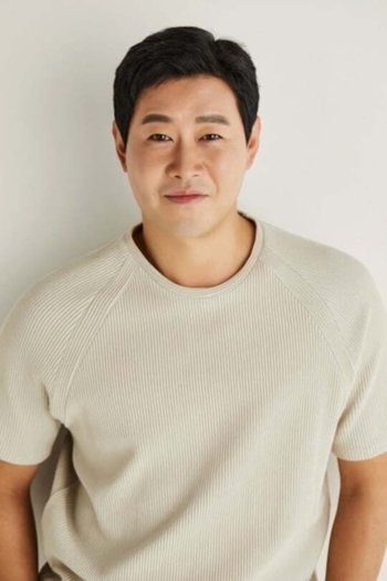 Actor Shim Wan-jun