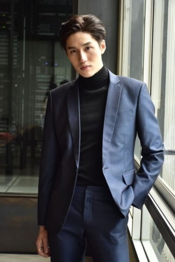 Actor Tor Thanapob Leeluttanakajorn