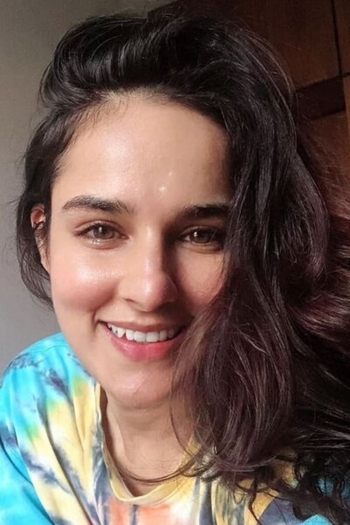 Actor Angira Dhar