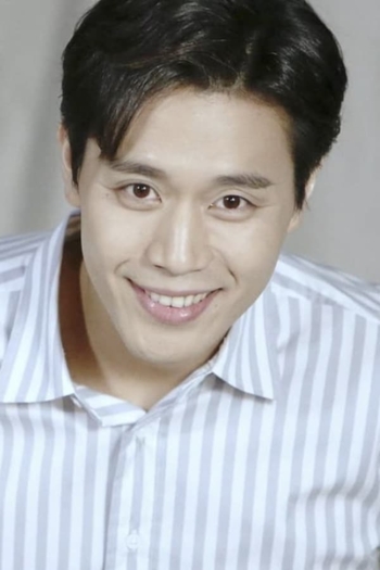 Actor Son Jun-ho