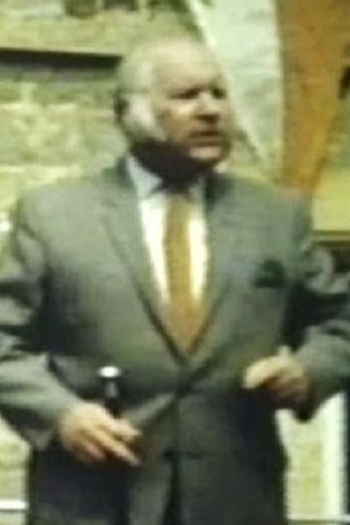 Actor Leslie Starkey