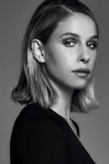 Actor Leigh DeLollis