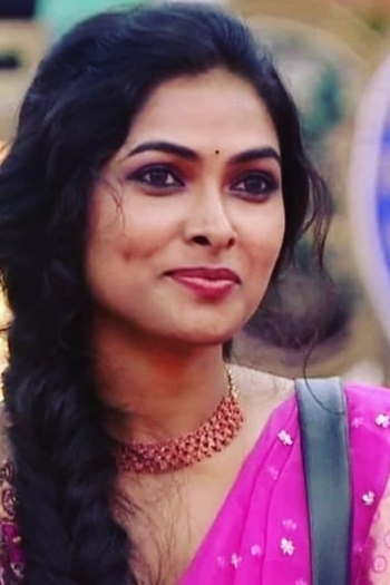 Actor Divya Vadthya