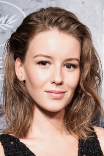 Actor Irina Starshenbaum