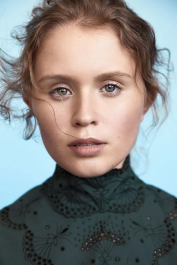 Actor Eliza Scanlen
