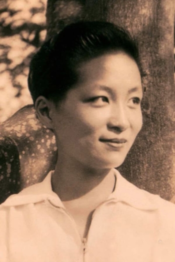 Actor Esther Eng